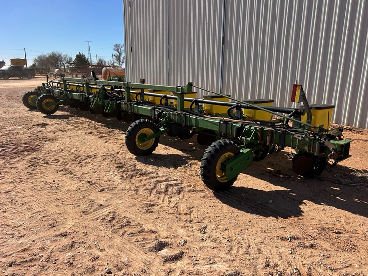 john-deere-1700-image-9