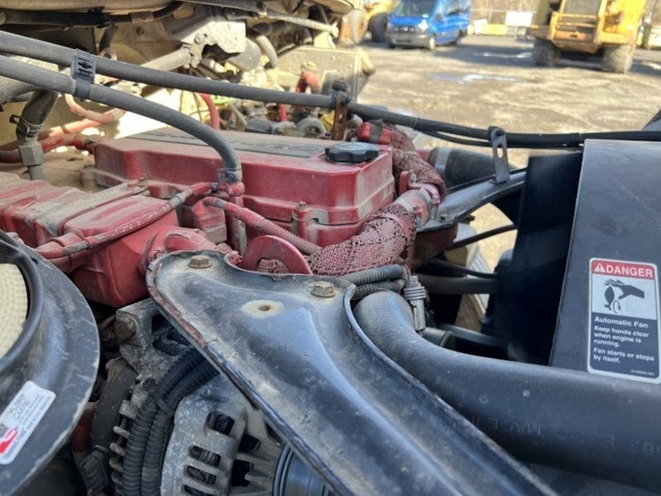 2015-freightliner-m2-s/a-bucket-truck-image-13