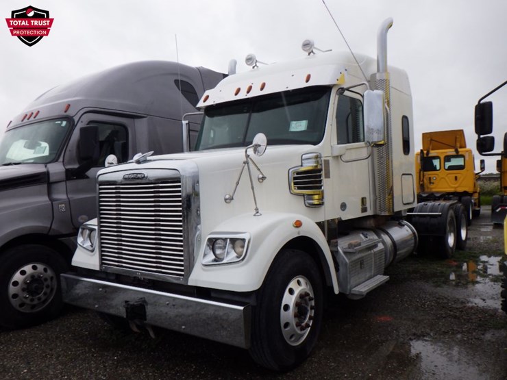 2019-freightliner-coronado-122-image-1