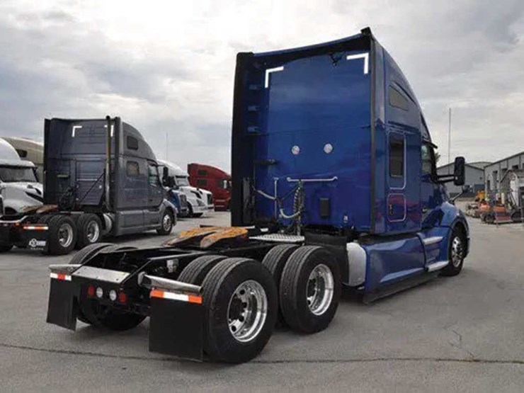 2022-kenworth-t680-image-3
