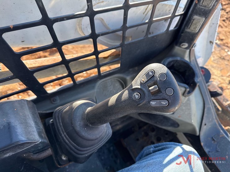 2019-bobcat-t590-image-12