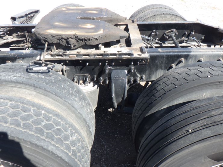 2022-freightliner-cascadia-126-image-17