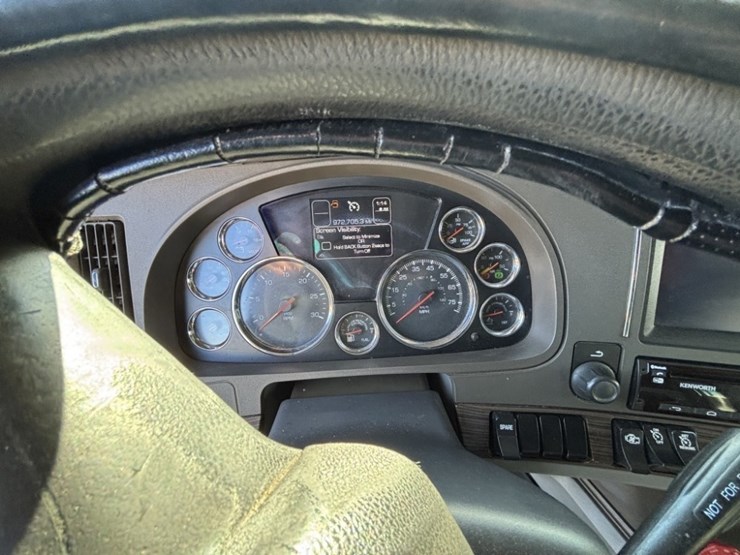 2016-kenworth-t680-image-29