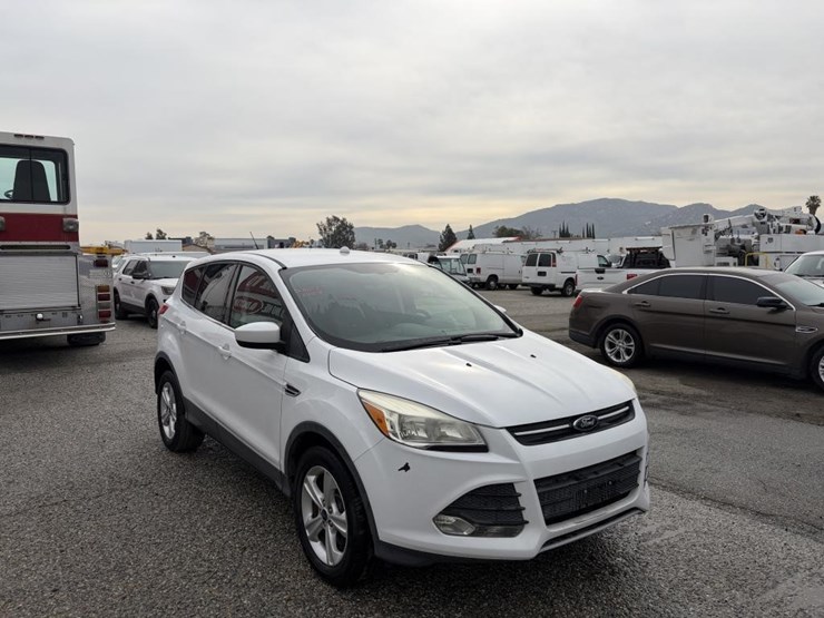 2013-ford-escape-se-image-2