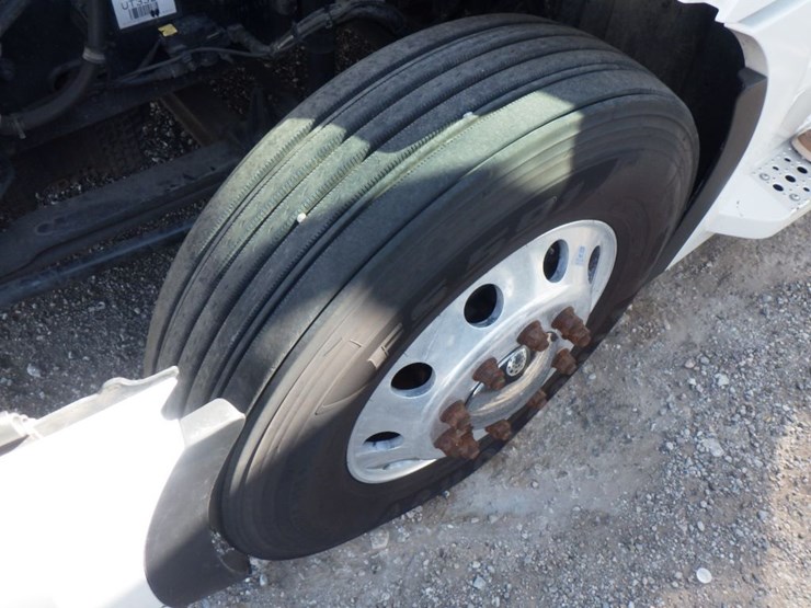 2024-freightliner-cascadia-126-image-25