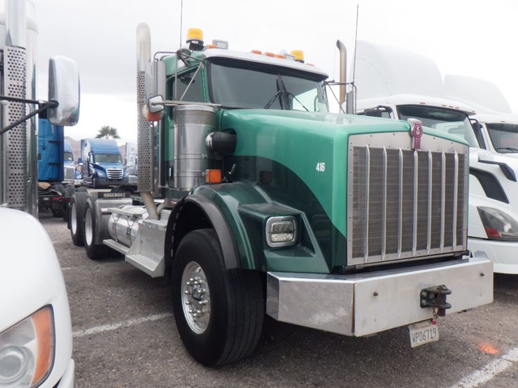 2013-kenworth-t800w-image-3