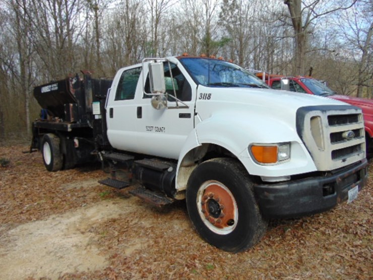 2004-ford-f750-image-3