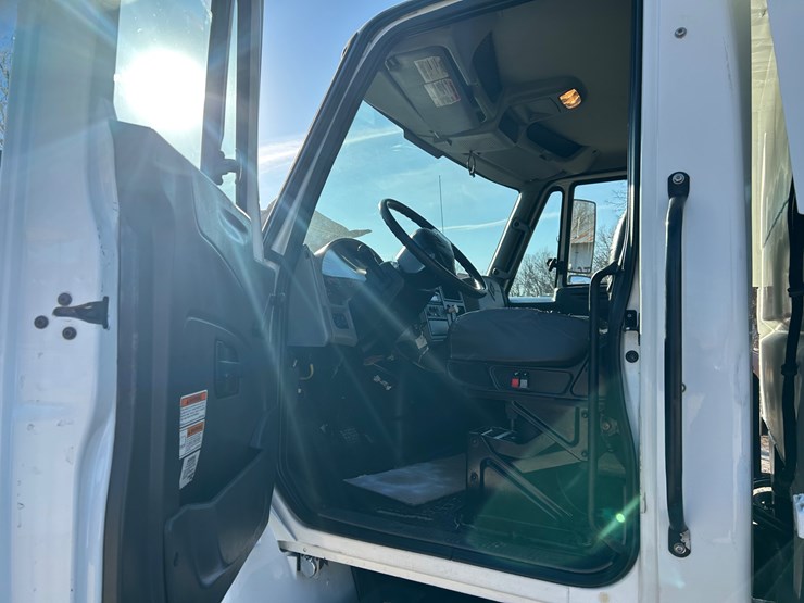 2013-international-durastar-4400-image-99