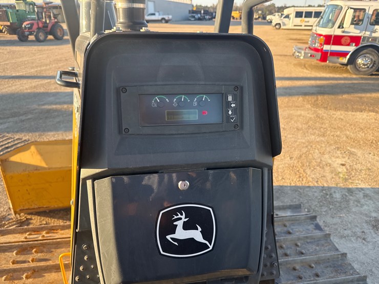 2019-deere-450k-lgp-image-17