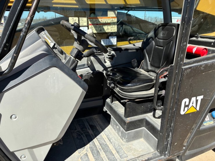 2020-caterpillar-tl1255d-image-6