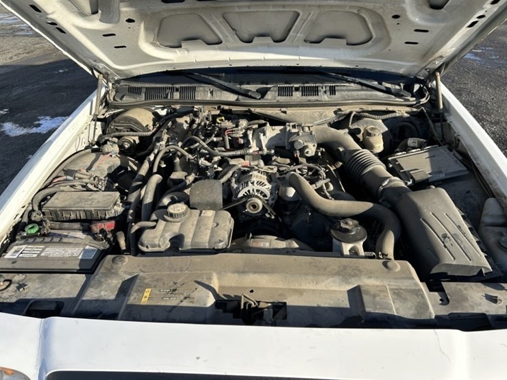 2007-ford-crown-victoria-sedan-image-34