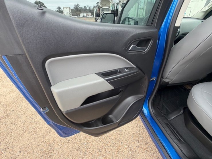 2019-chevrolet-colorado-image-22