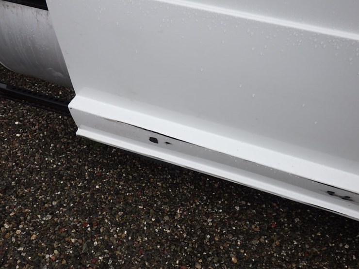 2020-freightliner-cascadia-126-image-10