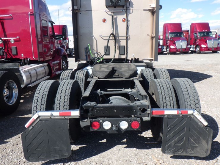 2020-kenworth-t680-image-11