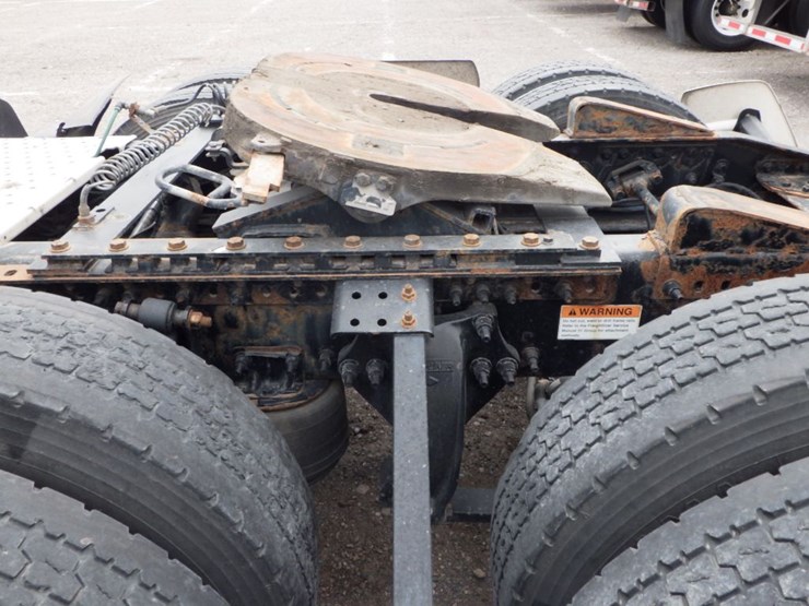 2019-freightliner-cascadia-126-image-21