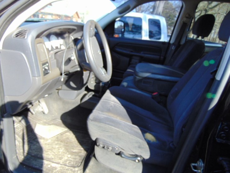 2004-dodge-ram-1500-image-2