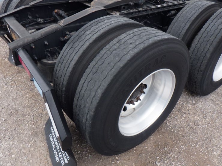 2015-freightliner-cascadia-113-evolution-image-6