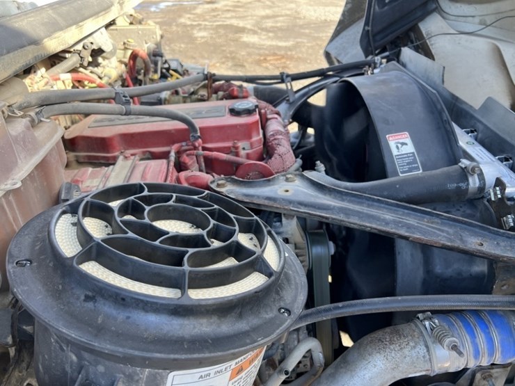 2015-freightliner-m2-s/a-bucket-truck-image-12