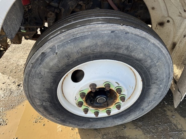 2015-freightliner-m2-s/a-bucket-truck-image-14