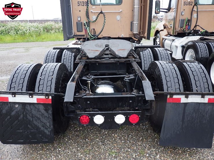 2022-kenworth-t680-image-11