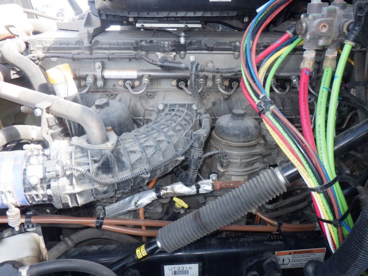 2024-freightliner-cascadia-126-image-23