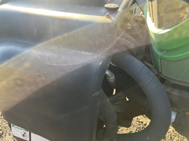 2015-john-deere-6125m-image-9