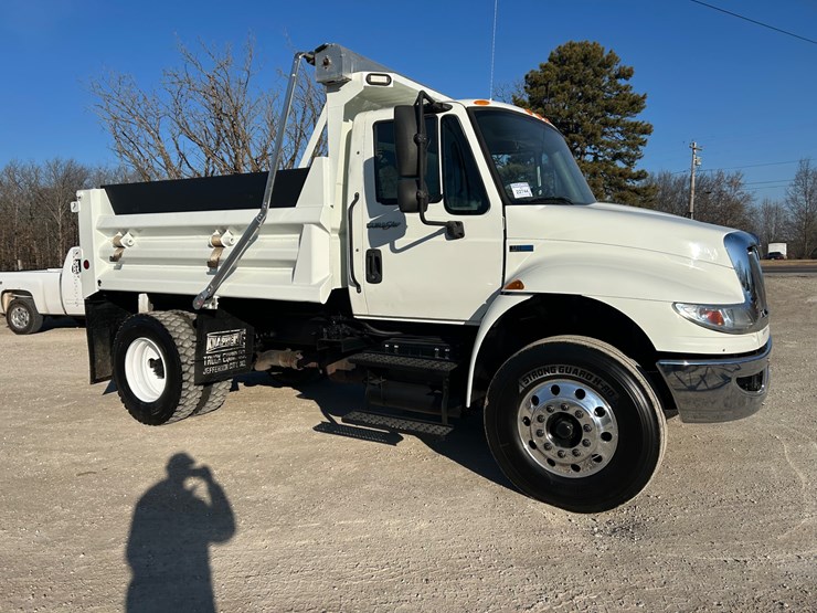 2013-international-durastar-4400-image-26