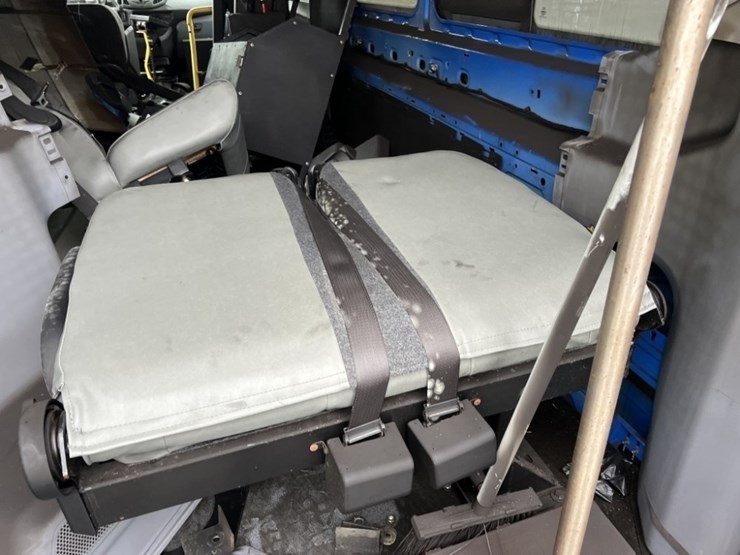 2019-ford-transit-image-17