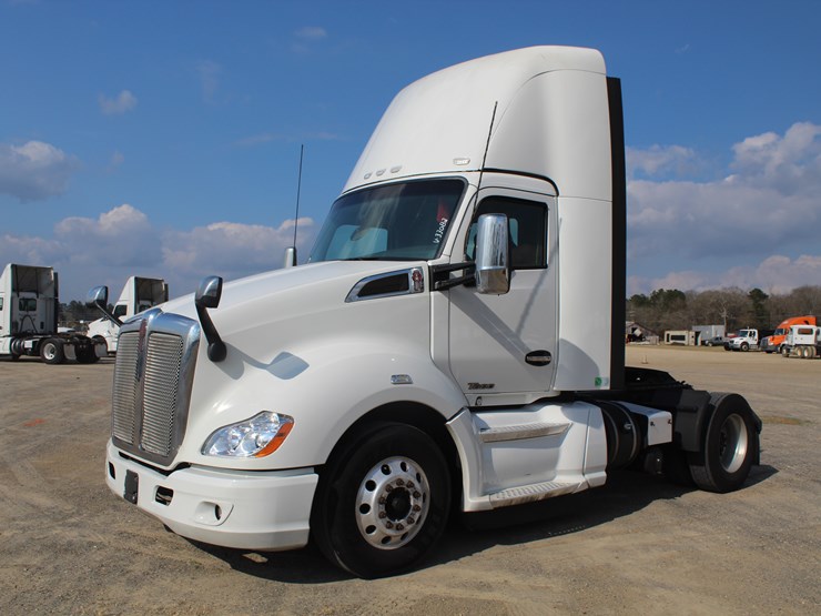 2020-kenworth-t650-image-1