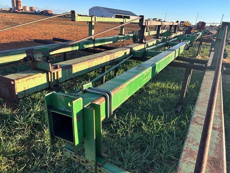 john-deere-1700-image-1