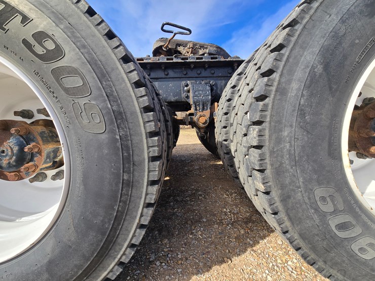 1997-peterbilt-377-image-71