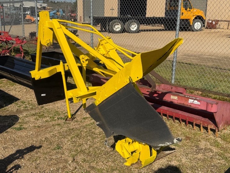 #989-•-3-pth-ditcher-image-1