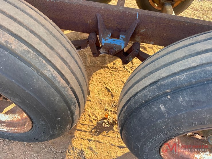 blue-1,000-gallon-towable-water-wagon-image-8