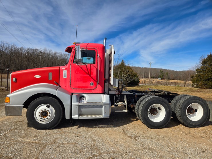 1997-peterbilt-377-image-7