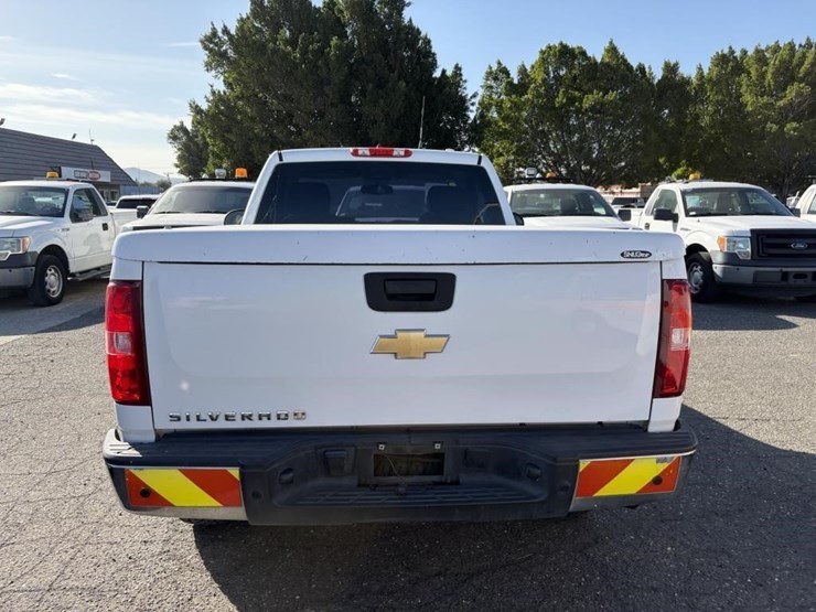 2011-chevrolet-1500-image-6