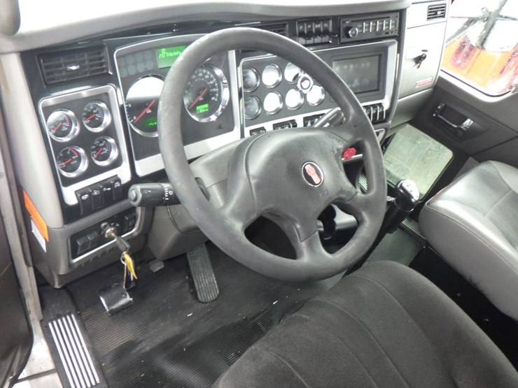 2014-kenworth-t660-image-15