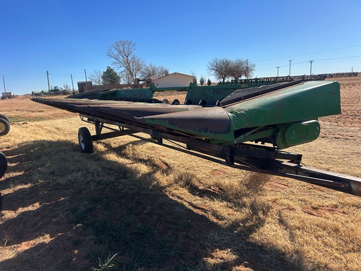 john-deere-845-image-3