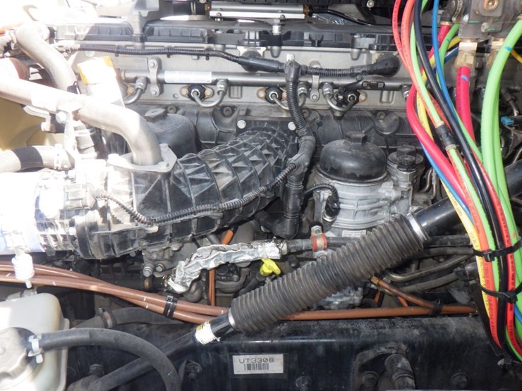 2024-freightliner-cascadia-126-image-24