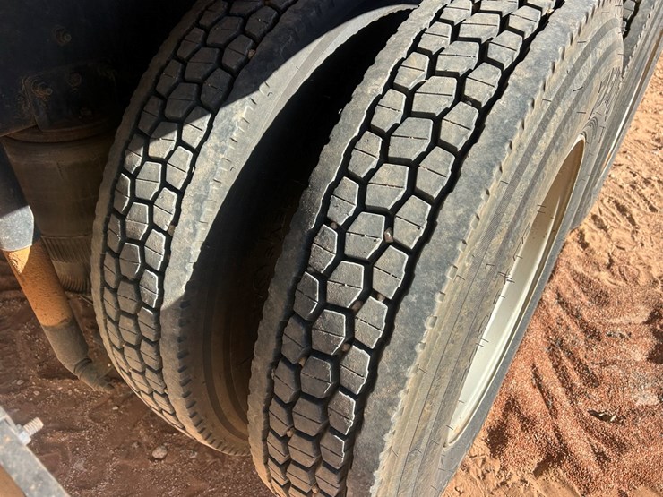 1996-international-9200-image-9