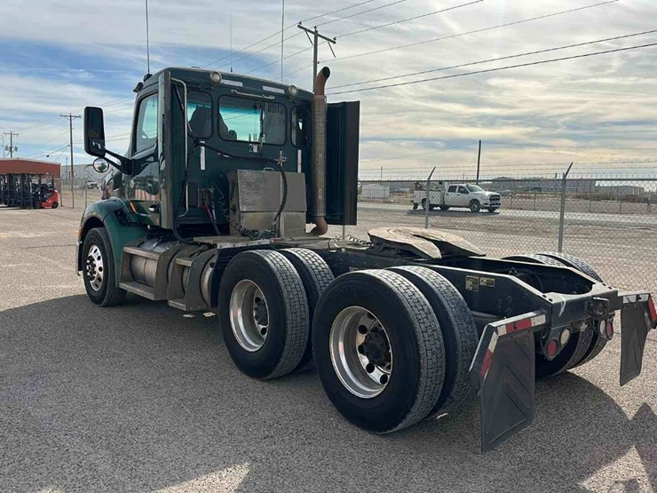 2016-peterbilt-579-image-6