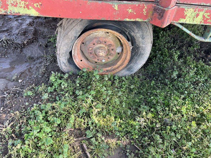 cotton-trailer,-tandem-rears,-32'-image-3