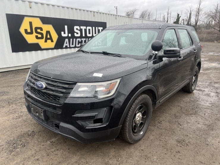 2017-ford-explorer-image-1