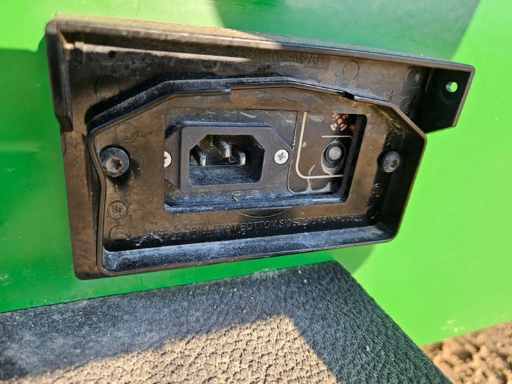 john-deere-tx-4x2-image-11