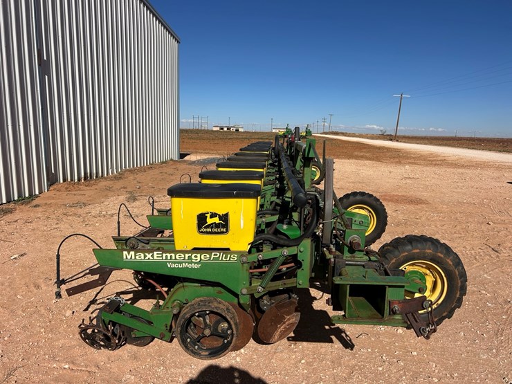 john-deere-1700-image-2