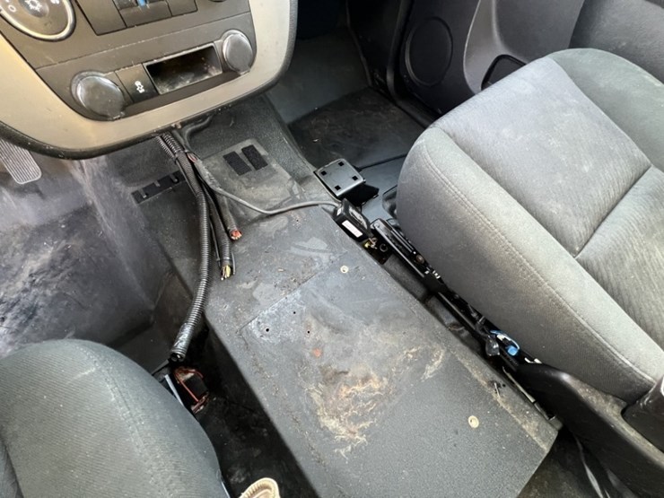 2012-chevrolet-tahoe-image-35