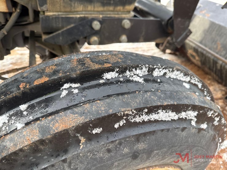 new-holland-tn75-image-9