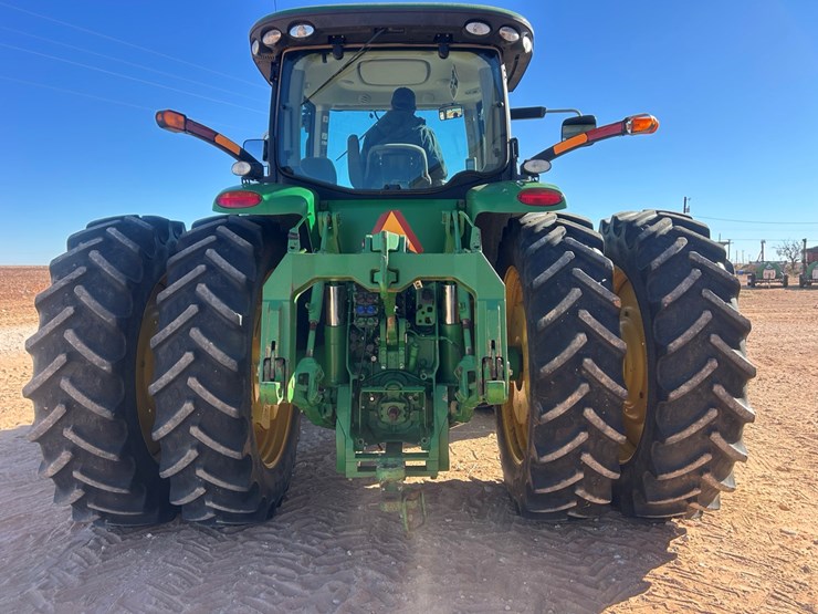 2010-john-deere-8320r-image-4
