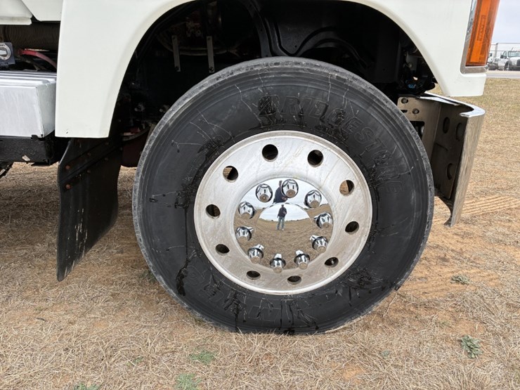 2020-mack-p164t-daycab-image-8