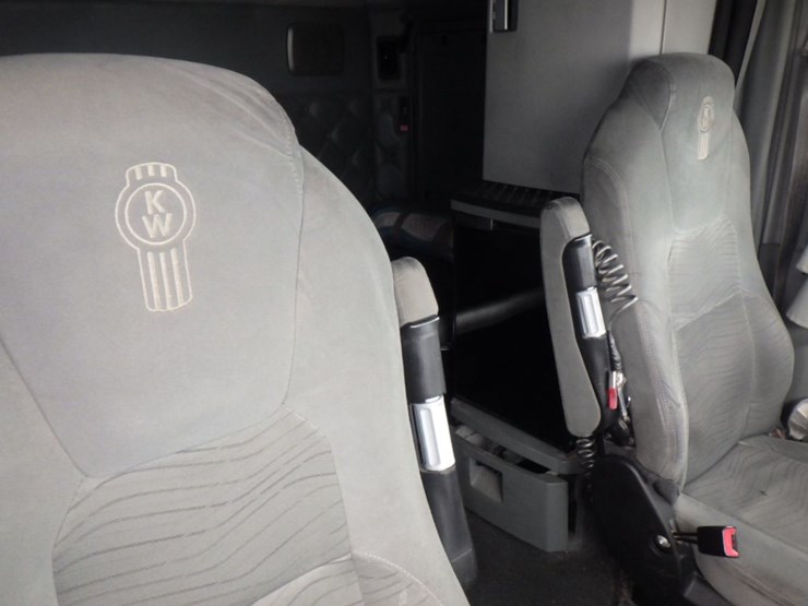 2015-kenworth-t680-image-5