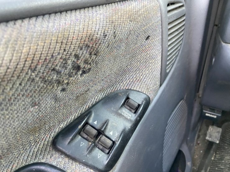 1997-dodge-ram-2500-image-28